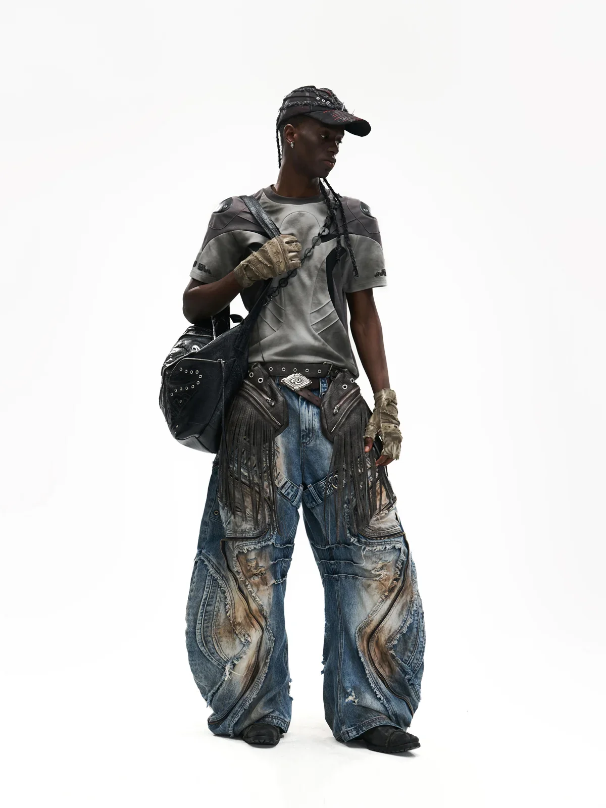 Curved Blade Pleated Jeans with Distressed Wash - Image 14