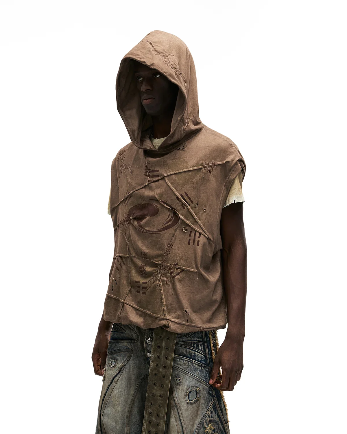 Personsoul Bagua Print Hooded Vest Brown - Image 2