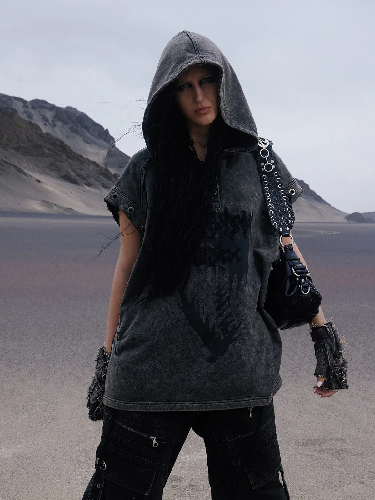 Personsoul Button Collar Hooded Sleeveless Sweatshirt - Image 7