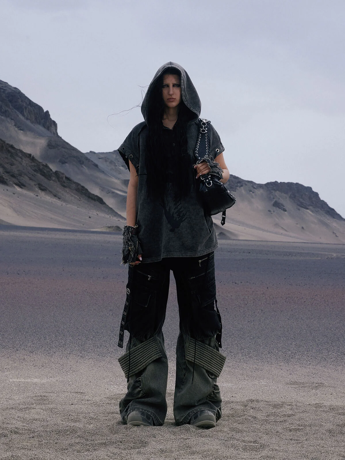 Personsoul Button Collar Hooded Sleeveless Sweatshirt - Image 9
