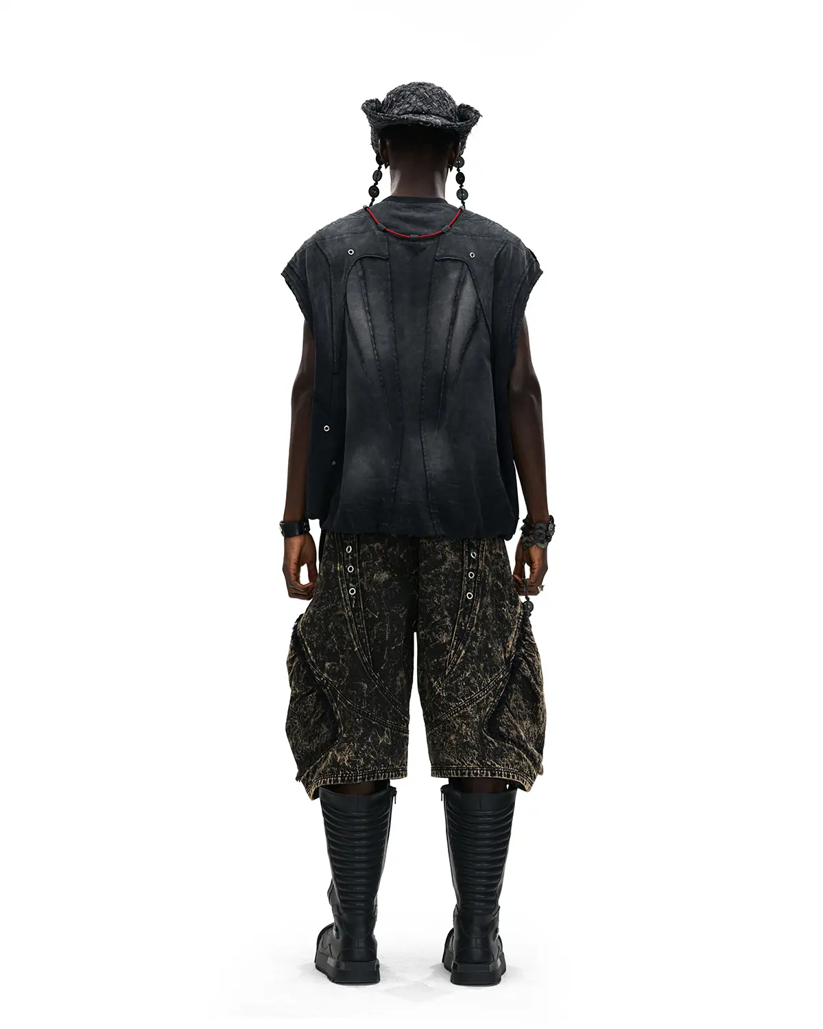 Personsoul Deconstructed Contrasting Embroidery Sleeveless T-Shirt Black - Image 10