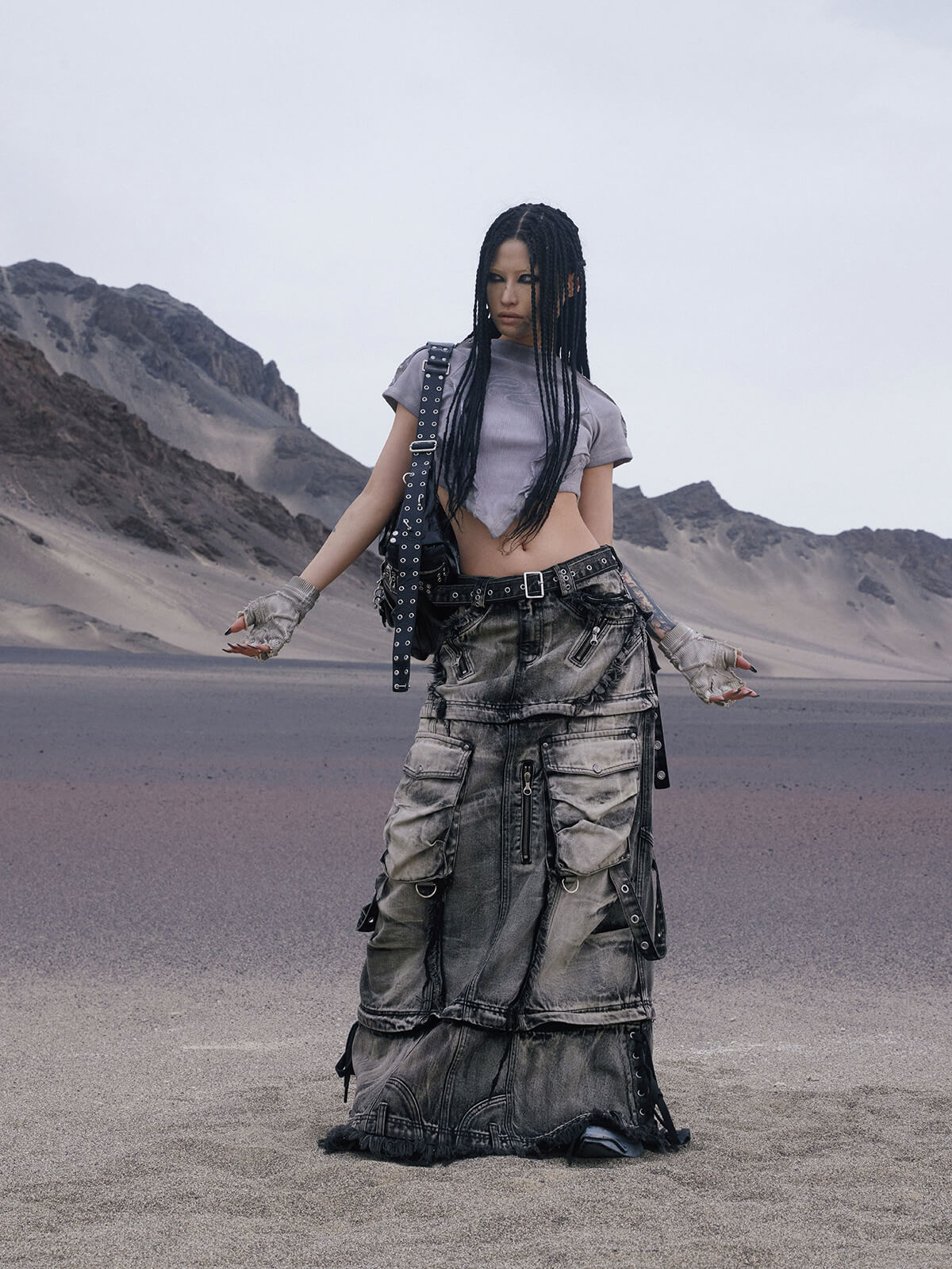 Personsoul Grey V-hem Slim Crop Top - Image 5