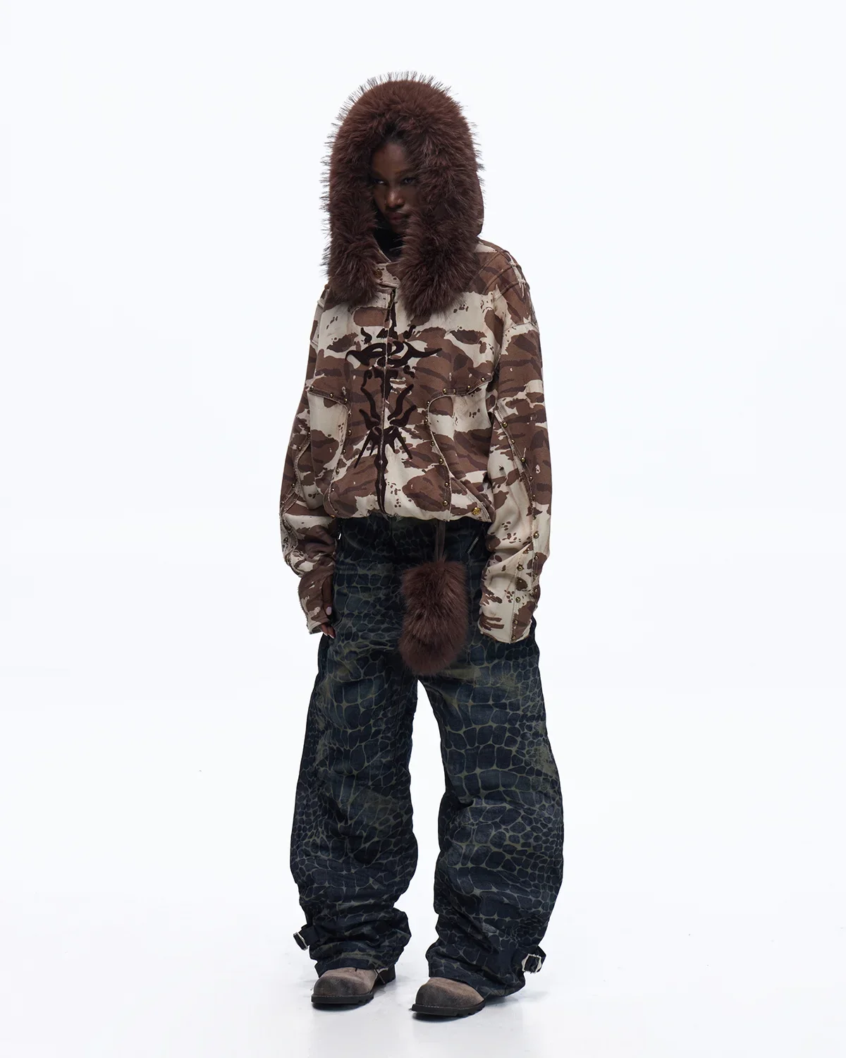 Personsoul Laser-Etched Crocodile-Patterned Raw Denim Curved Jeans - Image 12