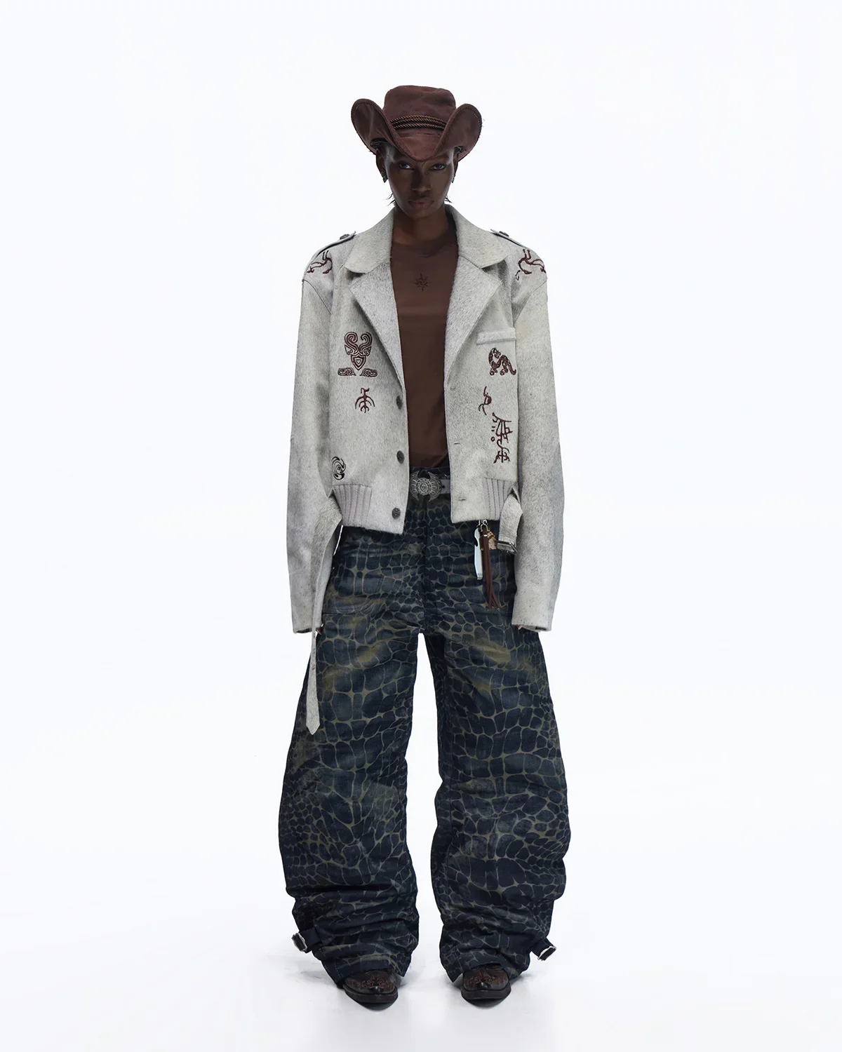 Personsoul Laser-Etched Crocodile-Patterned Raw Denim Curved Jeans - Image 7