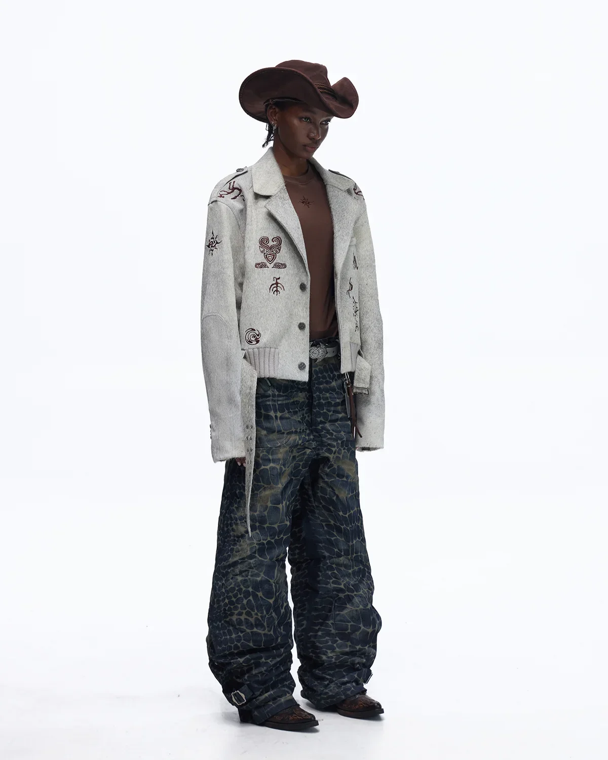Personsoul Laser-Etched Crocodile-Patterned Raw Denim Curved Jeans - Image 8