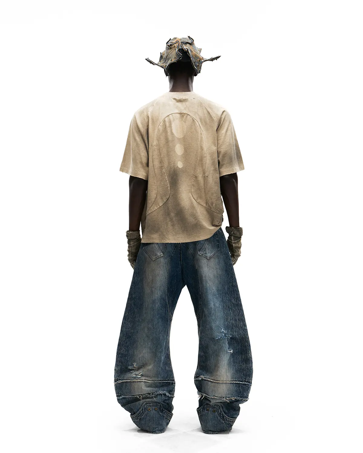 Personsoul Mythical Beast Face Curved Denim Jeans - Image 9