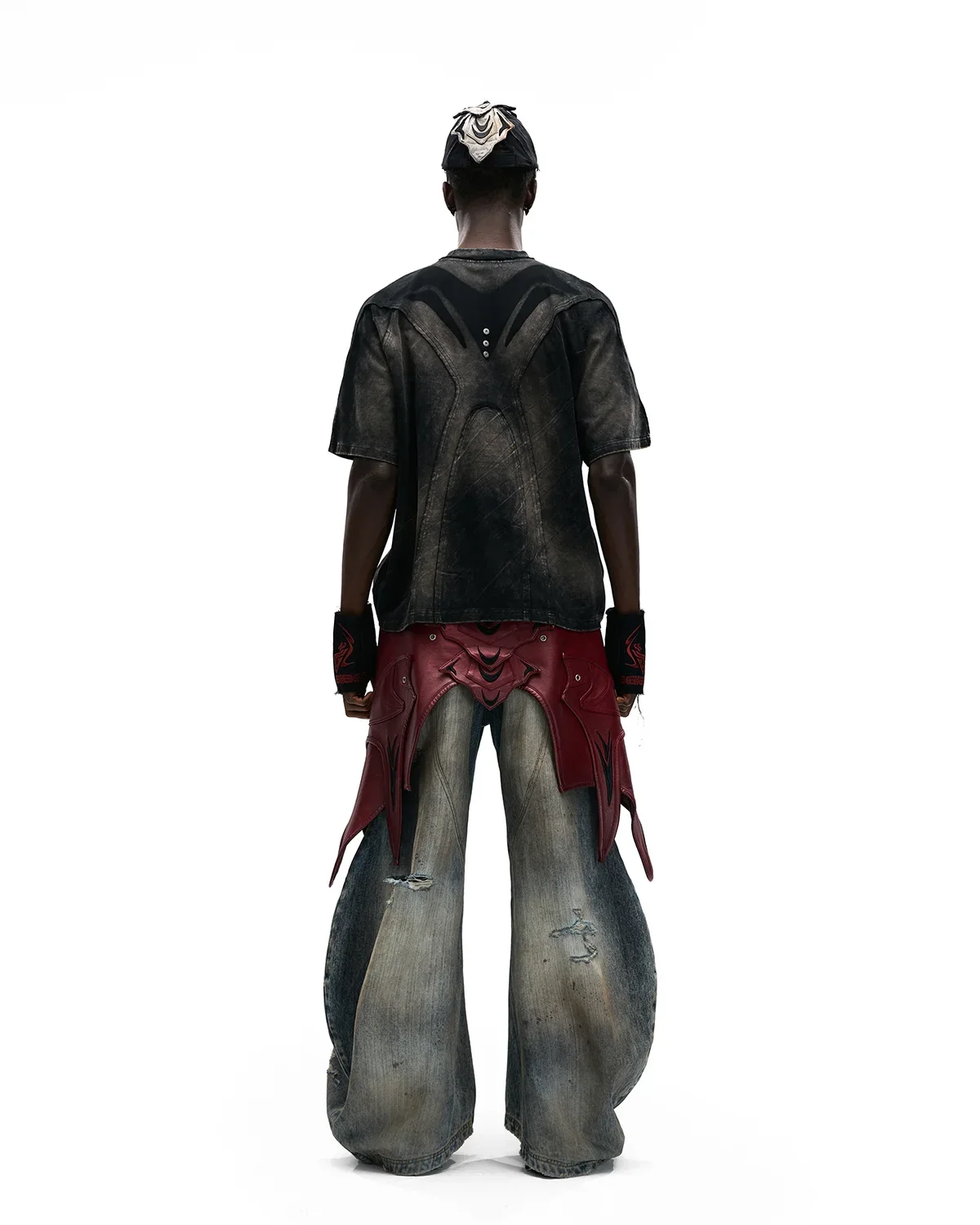Personsoul Structured Mythical Beast Totem Distressed T-Shirt - Image 10