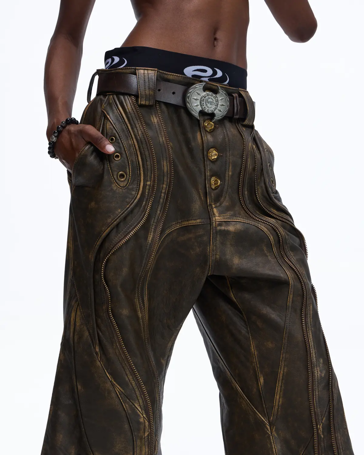 Personsoul Top-Grain Cowhide Axe-Shaped Belt In Brown - Image 5