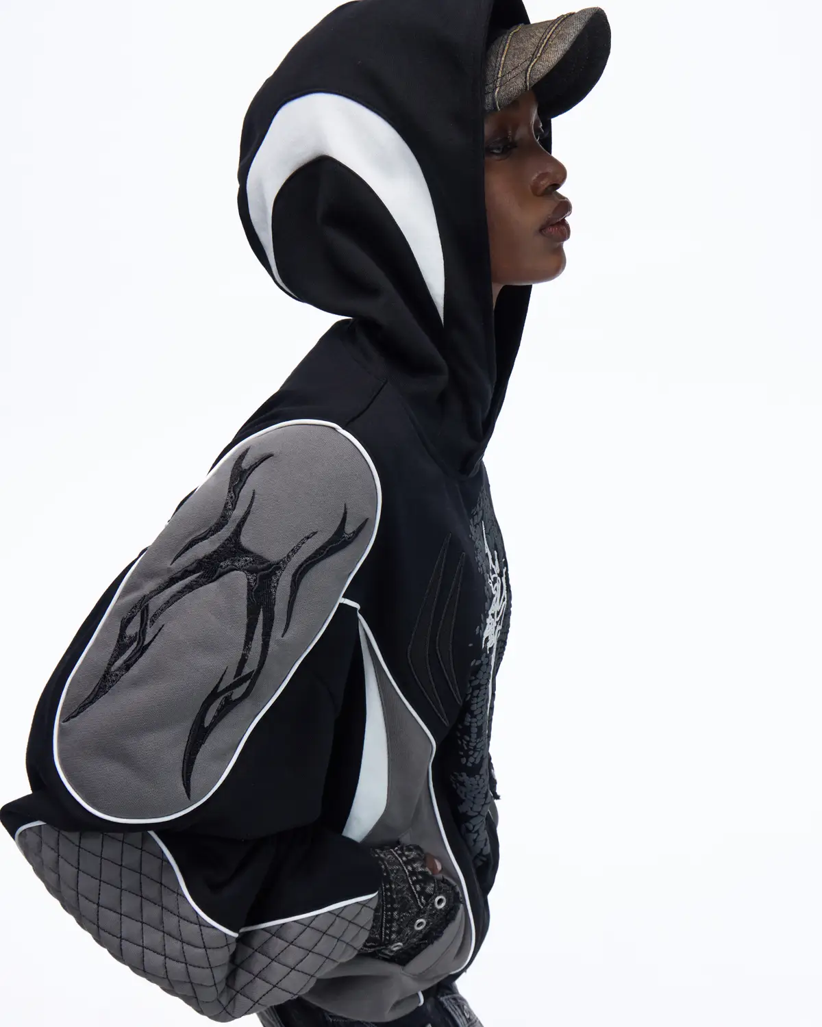 Personsoul Totem Color-Block Racing Hoodie In Black - Image 2