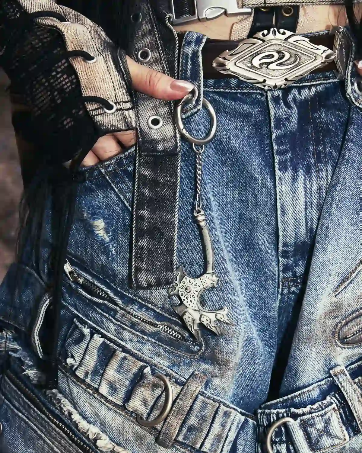 Personsoul Vintage Alloy Pangu Axe-Shaped Pendant - Image 5