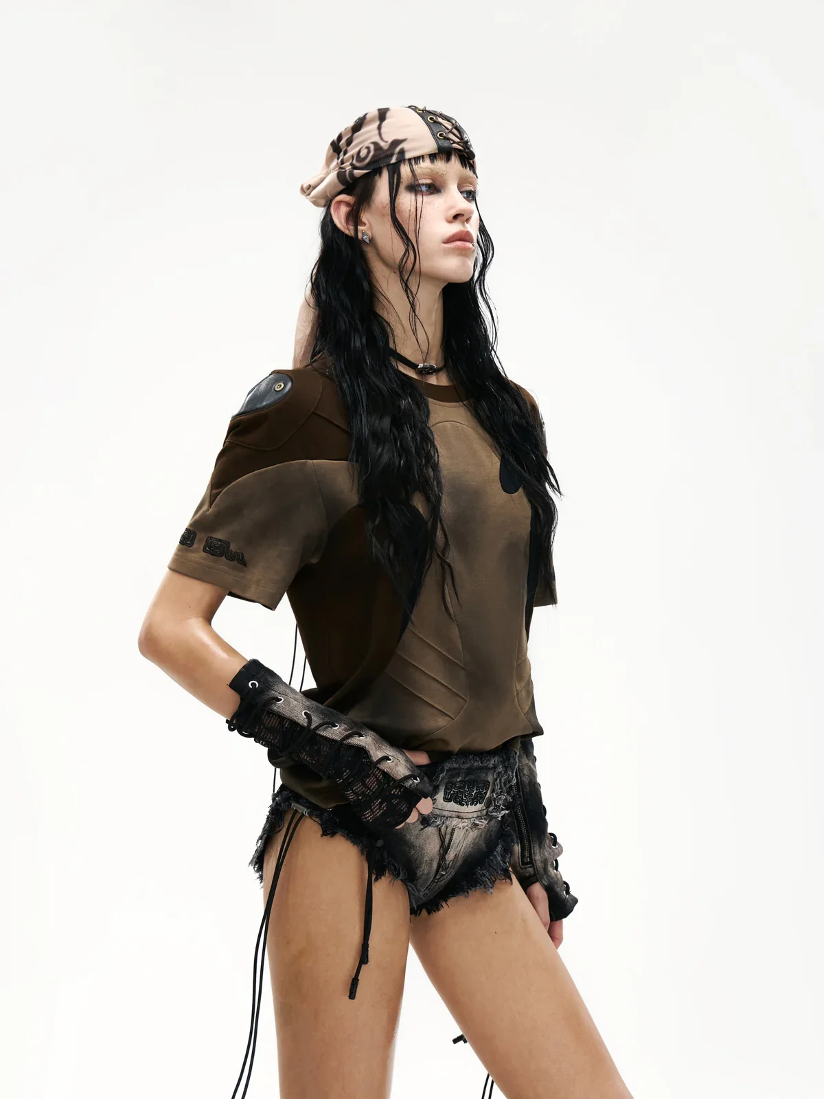 Spliced Cooling Slim T-Shirt with Embroidered Shoulder Details - Image 12