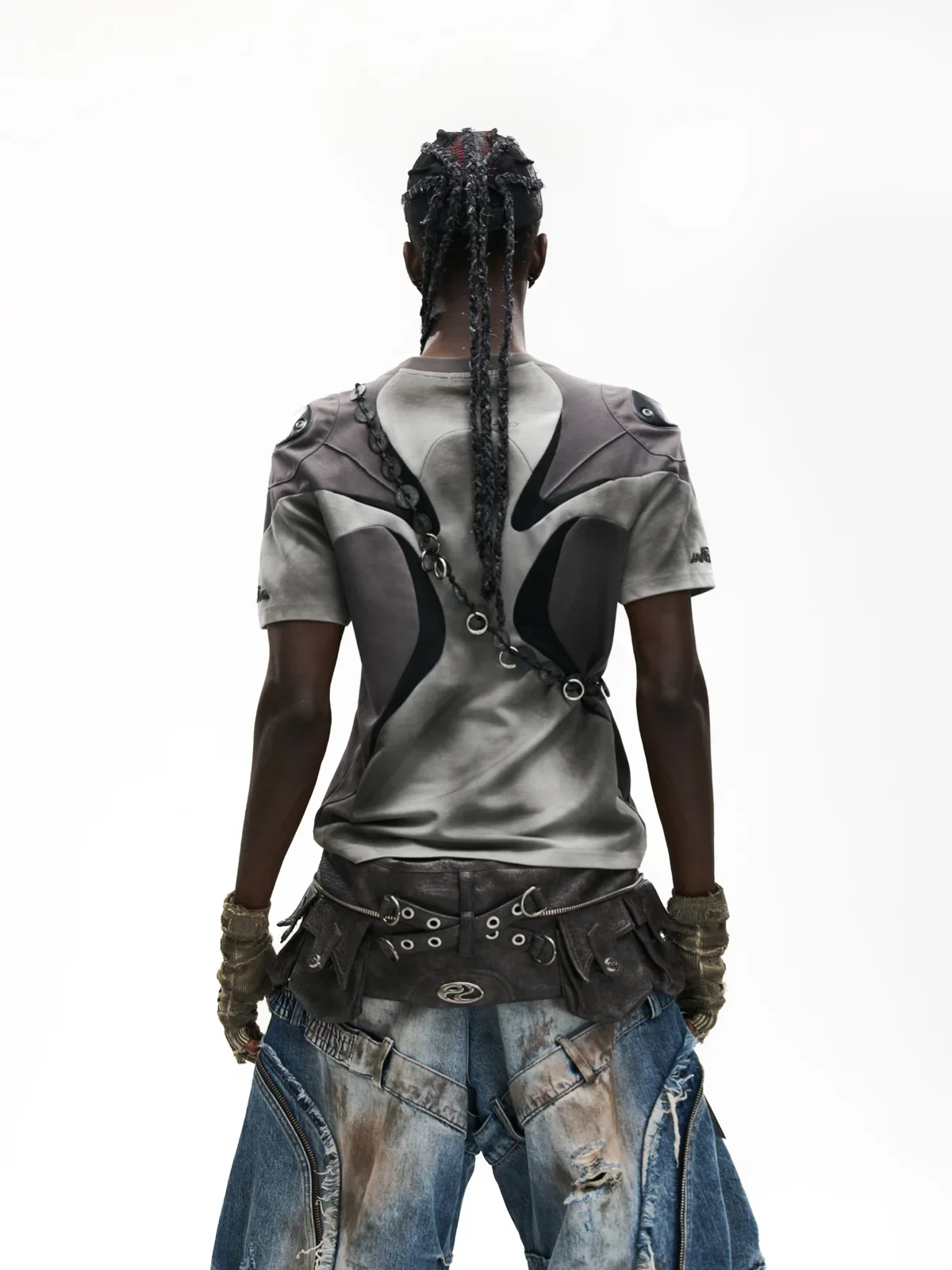 Spliced Cooling Slim T-Shirt with Embroidered Shoulder Details - Image 4