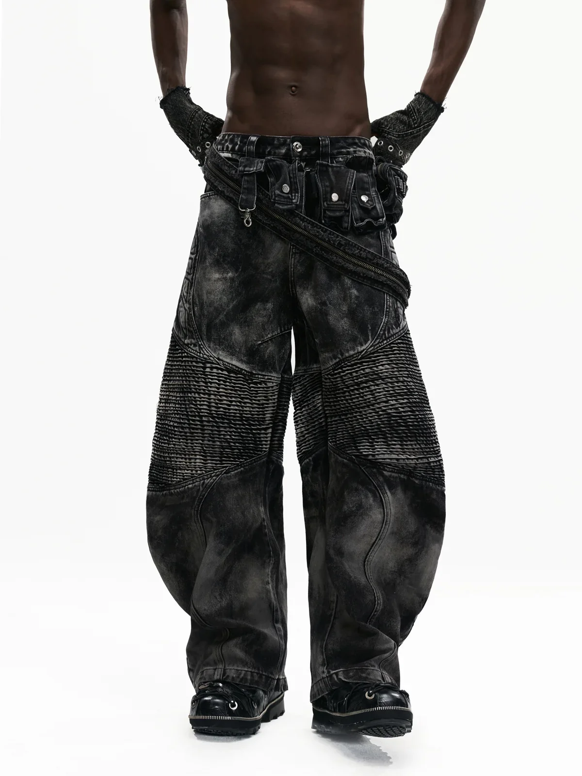 Temperature-Reactive Curved Jeans with Bag Set - Image 2