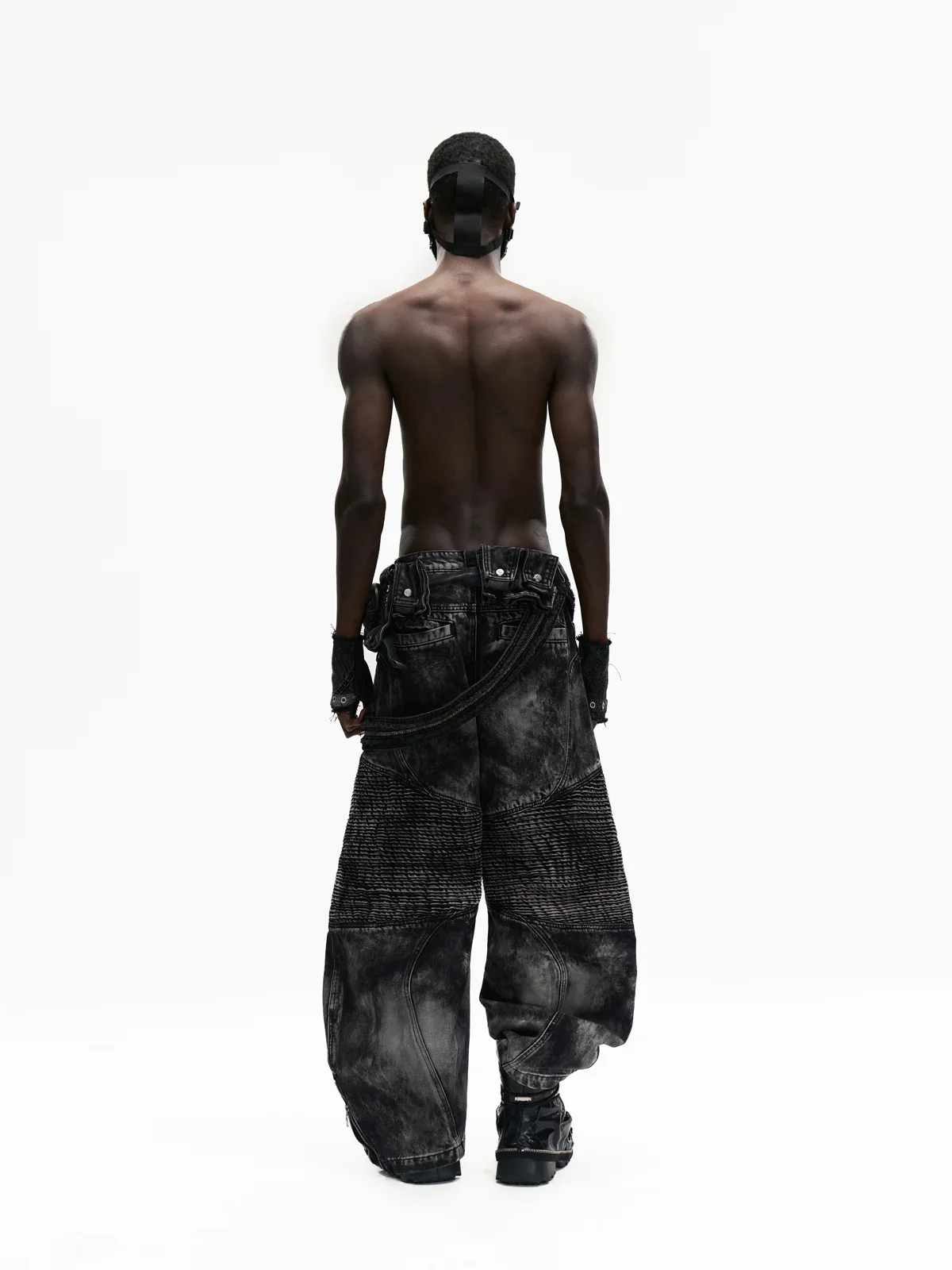 Temperature-Reactive Curved Jeans with Bag Set - Image 6