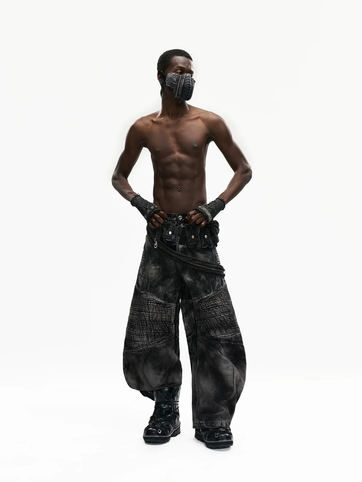 Temperature-Reactive Curved Jeans with Bag Set - Image 7