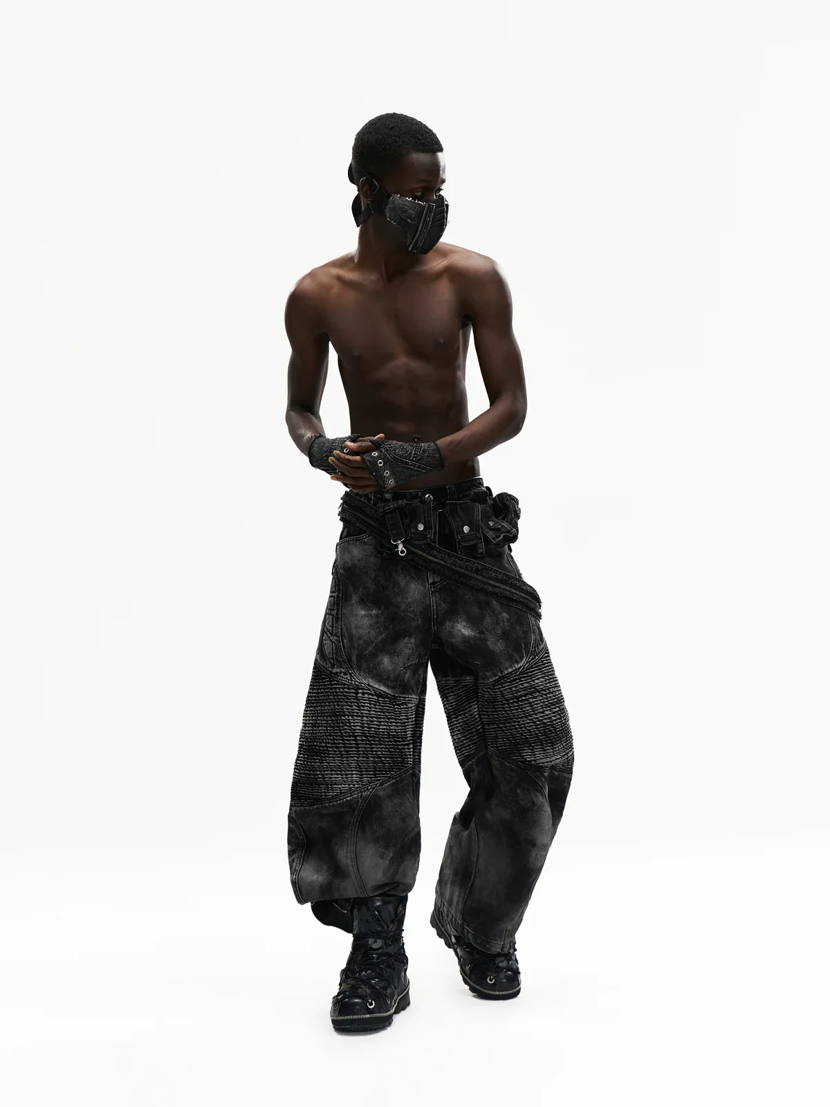 Temperature-Reactive Curved Jeans with Bag Set - Image 9